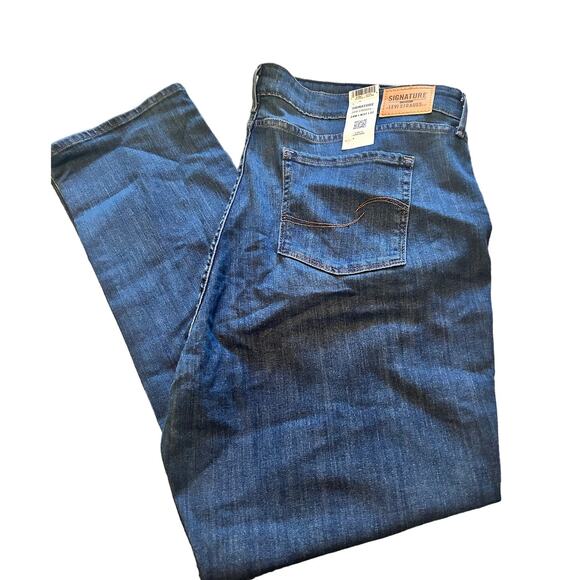 NWT Women's Levi's Signature Jeans Mid Rise Straight Leg Size 24M - Picture 1 of 7